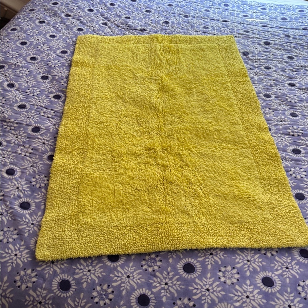 Garnet Hill Bath Mat 27” x 44” Yellow Green - Picture 2 of 4